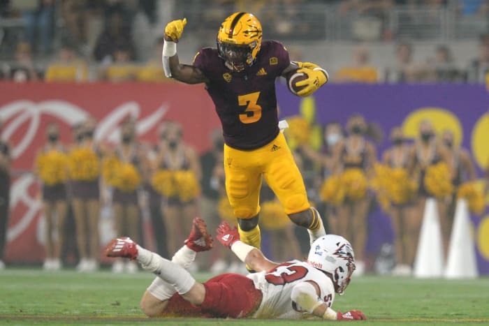 Arizona State running back Rachaad White (3) carries the ball against Southern Utah.